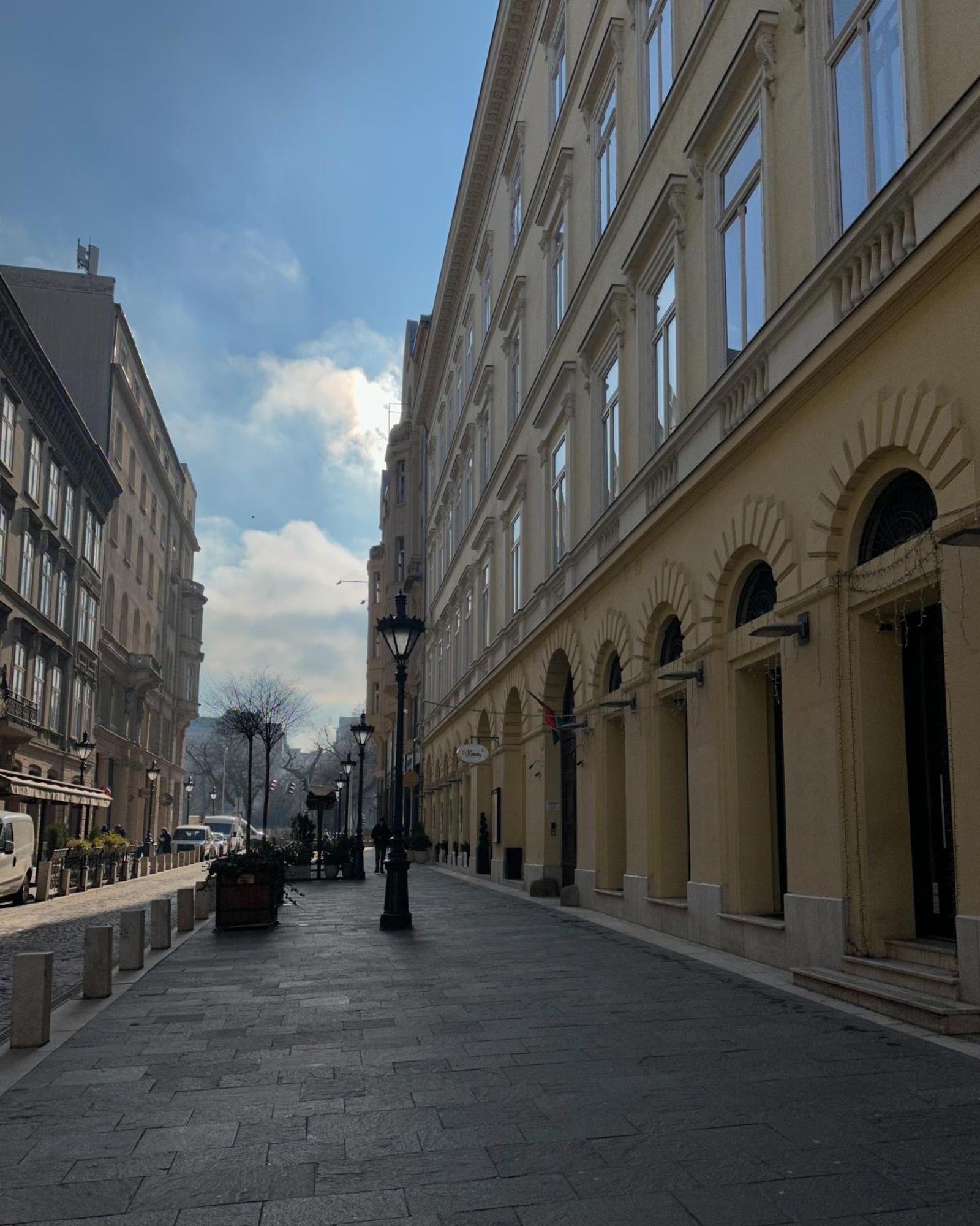 Dolce Vita Basilica Budapest Kültér fotó