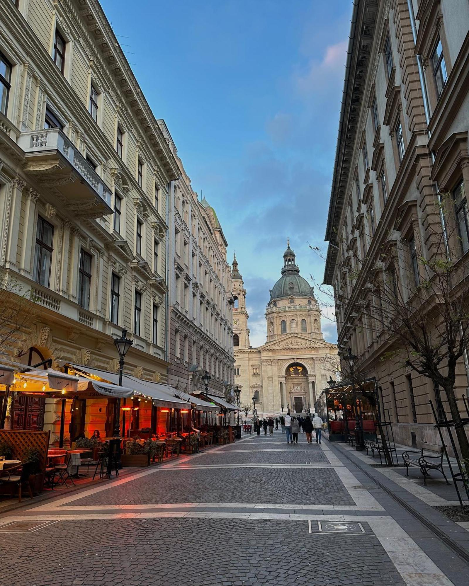 Dolce Vita Basilica Budapest Kültér fotó