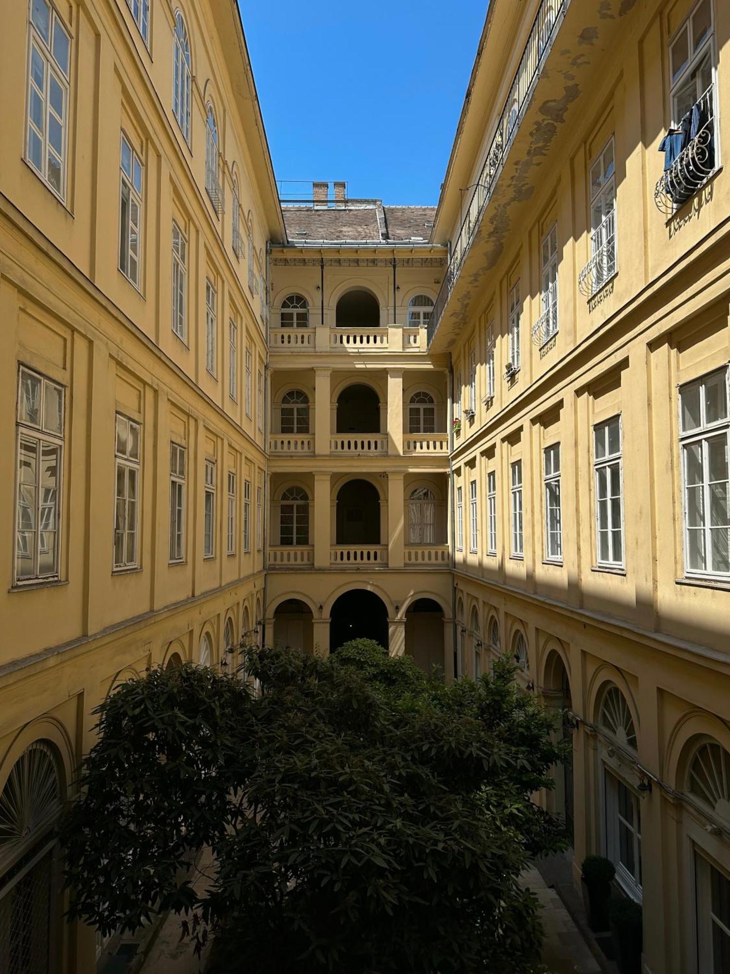 Dolce Vita Basilica Budapest Kültér fotó